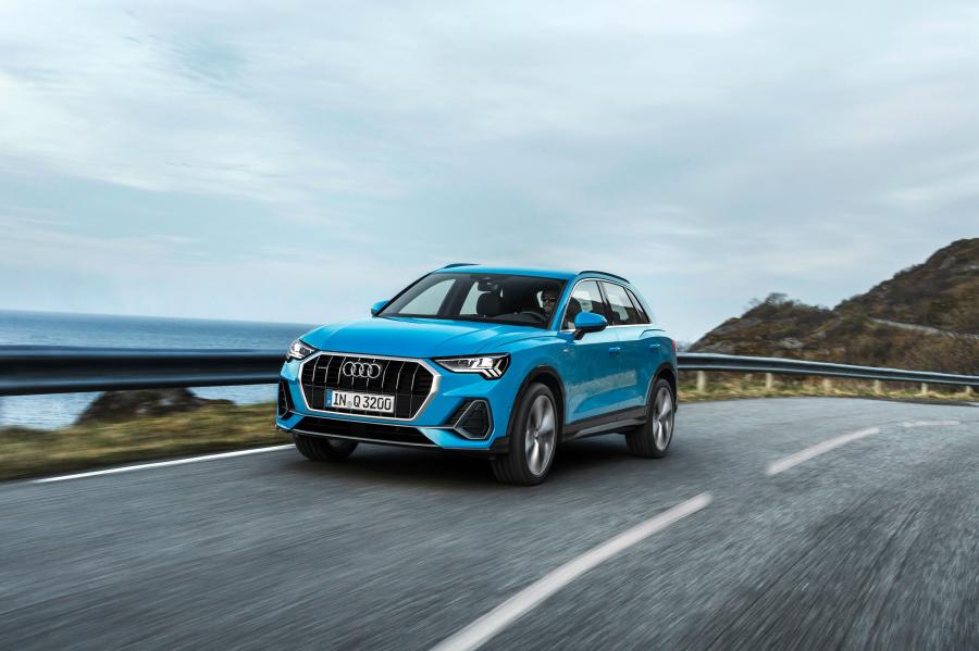  Audi Q3 45 TFSI Quattro S-Line 2018 года  (WW) (фото 31 из 56)